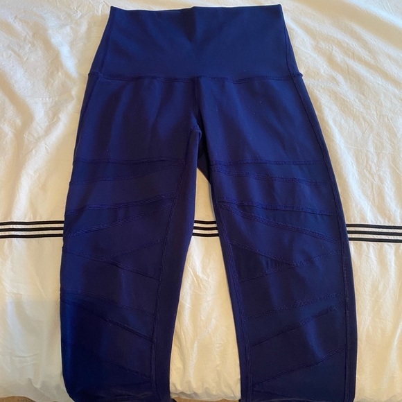 Lululemon- NAVY Luon Highwaisted Tech Mesh Criss Cross Leggings - Picture 2 of 8